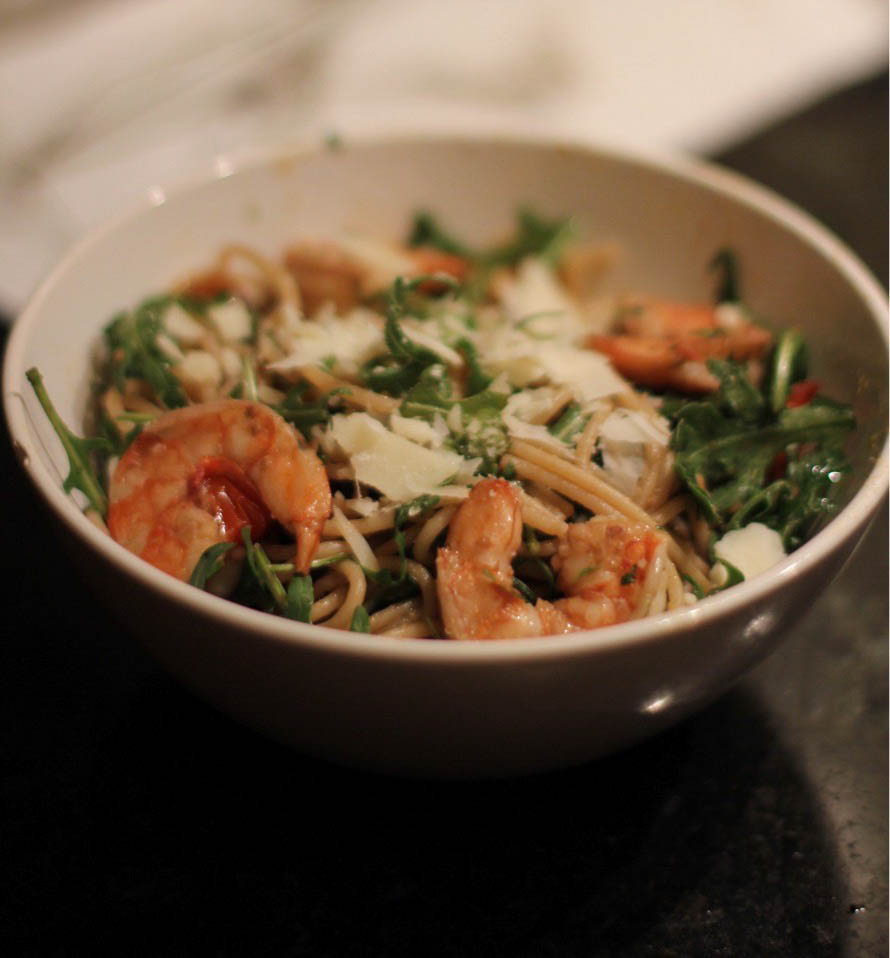 spaghetti with shrimp and arugula